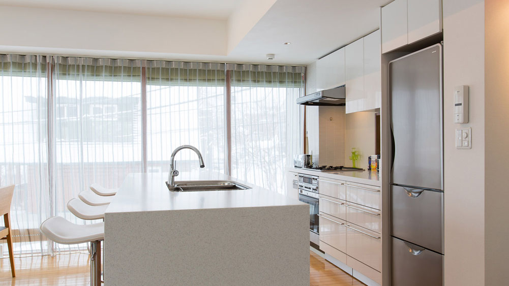 Kita Kitsune - Elegant kitchen setting